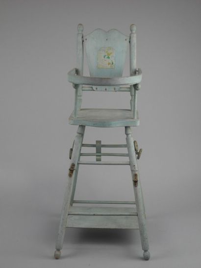 null Chaise haute de poupée en bois peint bleu clair. Usures. Haut.: 73,5 cm - Larg....