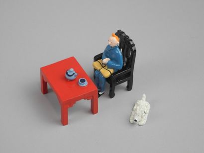 null HERGE, Le Lotus Bleu. Tintin prenant le thé. Figurine PIXI en métal peint, ...
