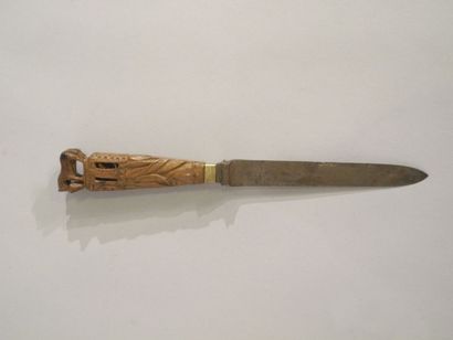 Couteau à manche sculpté. Pays Bas, XIXe...