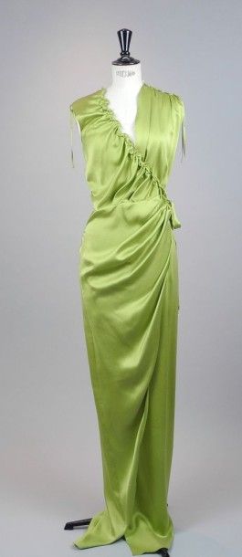 Christophe Josse - Haute Couture / Robe longue croisée en soie verte. / T. 36 nu...