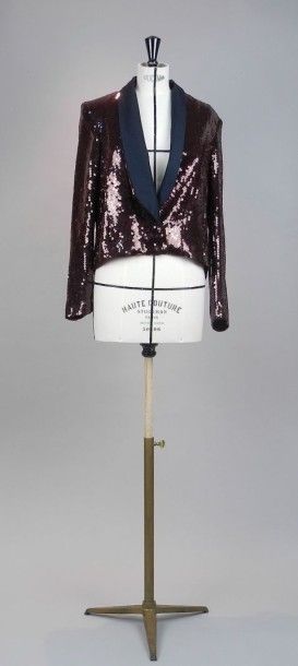 Christophe Josse - Haute Couture / Veste courte type Smoking à sequins bruns et col noir.
