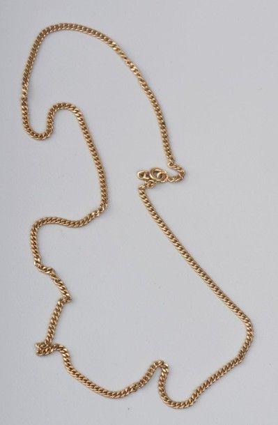 null COLLIER articulé en or jaune 18K. Long.: 45 cm - Poids: 9 g