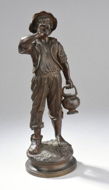 null Pau DUBOIS (1827-1905). Petit porteur d'eau appelant. Bronze à patine cuivre,...