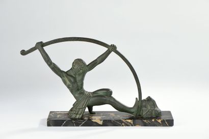 Demeter CHIPARUS (1888 - 1950) 
«L'âge du bronze».
Régule à patine verte et socle...