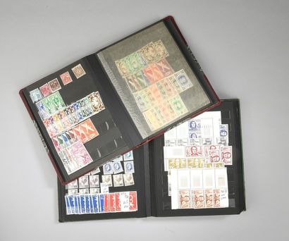 null FRANCE Emissions 1920/1970 : 2 classeurs contenant des timbres poste neufs et...