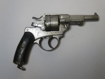 null Revolver, modèle 1873. 6 coups, calibre 11/73. Dans l'état Même numéro. Expert...