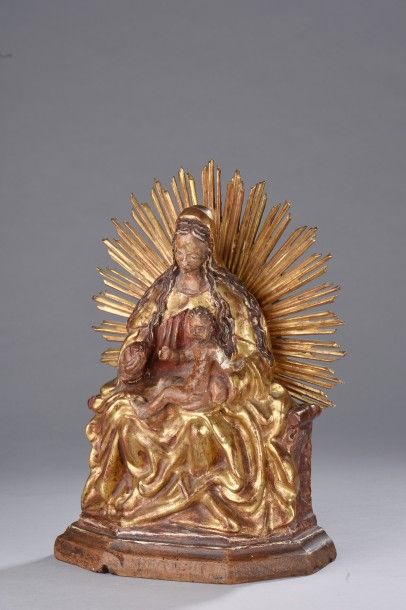 null Vierge à l'Enfant en gloire assis sur un trône en bois sculpté, stuqué, laqué...