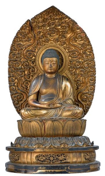 null * Statue du bouddha Amida Nyoraï assis sur le lotus devant une mandorle, en...