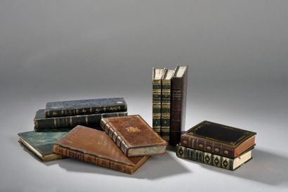 null Petit ensemble de livres reliés principalement du XIXe ou du début du XXe siècle,...