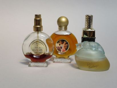 null Divers parfumeurs : deux flacons vaporisateurs "Bal à Versailles" de Jean Desprez...