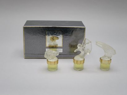 null LALIQUE Parfum. Coffret de trois miniatures mascotte avec parfum d'origine.