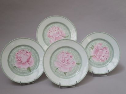 null Hermès - "Pivoines" - Quatre assiettes grand modèle polychromes en porcelaine...