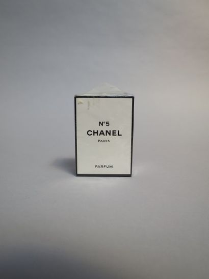 null Chanel - N°5 1921 - Flacon contenant 14 ml d'extrait.