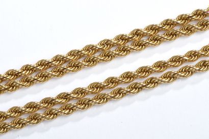 Grand collier en or jaune 18K à mailles corde....