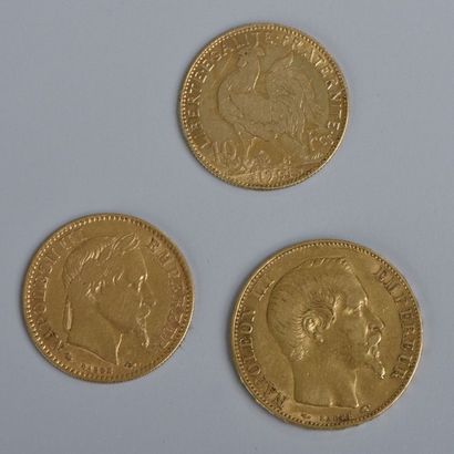 Trois pièces en or : une de vingt Francs...