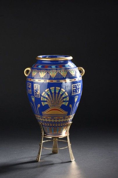 null Rousdhy Iksander GARAS (XXème siècle). Vase balustre, "le vase doré de Bastet"...