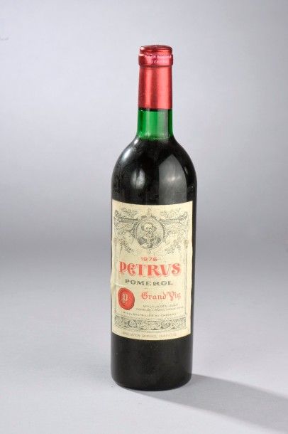 null 1 bouteille PETRUS, Pomerol 1976 (etla, J)