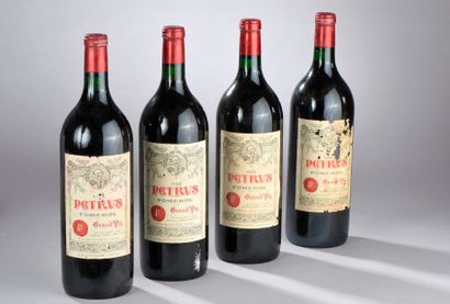 null 4 magnums PETRUS, Pomerol 1988 (2 ela, 1 ea, 1 eta, petits accrocs aux caps...