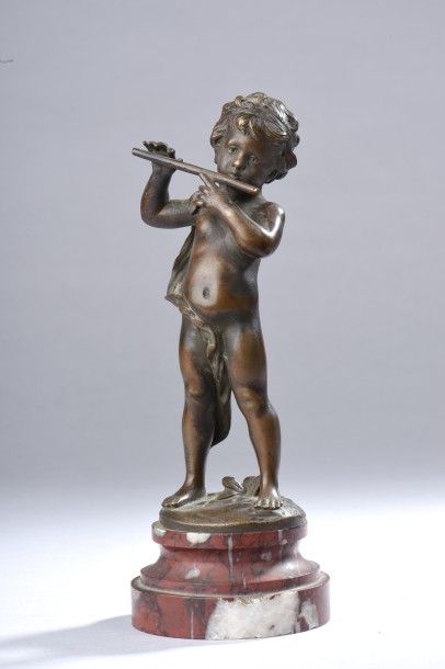 null D'après Auguste MOREAU. / Jeune enfant jouant de la flûte. / Bronze patiné et...