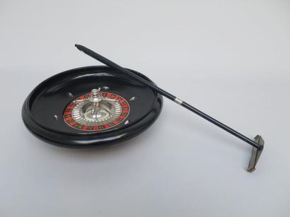null Roulette de jeux en bachélite noir et métal chromé, XXème siècle.