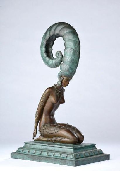 null Romain de TIRTOFF dit ERTÉ (1892 - 1990). La Plume. Sculpture en bronze à patine...