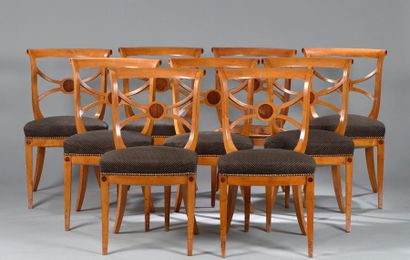 null Ernest BOICEAU (1881 - 1950). Suite de huit chaises en merisier et bois fruitier...