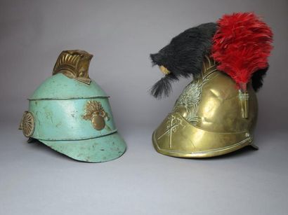 null Lot de 2 coques de casques de Sapeur-Pompier : De St Pourçain, en laiton, chenille...