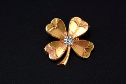 null Paire de boucles d'oreille en or jaune 750 millièmes en forme de ruban noué...