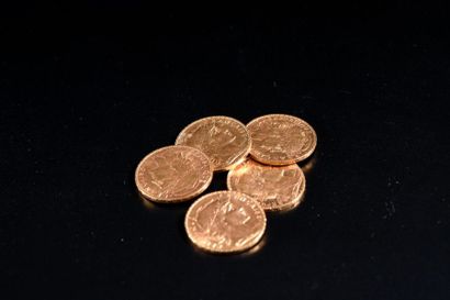 Cinq pièces de 20 francs français en or ...