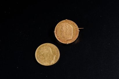 null Deux pièces en or jaune de quarante francs (l'une montée en broche).