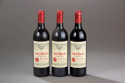 null 3 bouteilles PETRUS, Pomerol 1989 (2 els, 1 J) 
