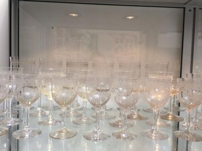 null BACCARAT (?). Partie de service de verres en cristal comprenant : six verres...