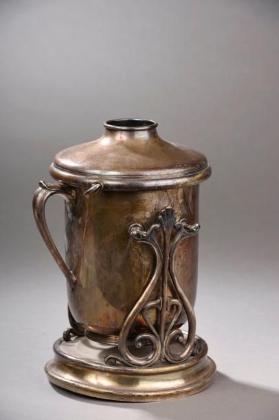 null CHRISTOFLE. Fontaine à thé en métal argenté. Haut. : 30 cm.