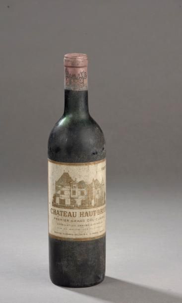 null 1 bouteille CH. HAUT-BRION, 1° cru Pessac-Le?ognan 1957 (es, MB)