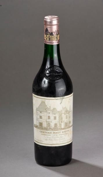 null 1 bouteille CH. HAUT-BRION, 1° cru Pessac-Léognan 1974 (elt, TLB) 