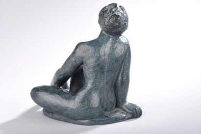 null Anne ANDRÉO-WOLF (née en 1950).

Jeune femme assise.

Bronze à patine gris-bleu...