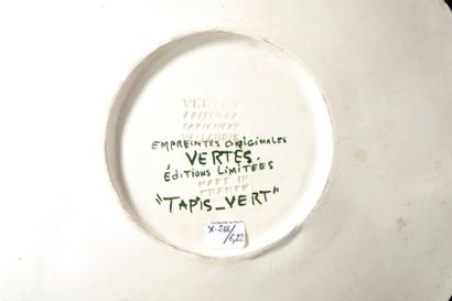 null Marcel VERTÈS (1895-1961) 

pour l'atelier Tapis Vert, Vallauris.

Plat circulaire...