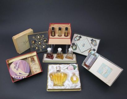 null Divers parfumeurs (années 1940)
Lot comprenant un coffret FRAGONARD (trois flacons),...