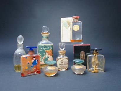 null Divers parfumeurs (années 1920)
Très joli lot composé de flacons Art Déco des...