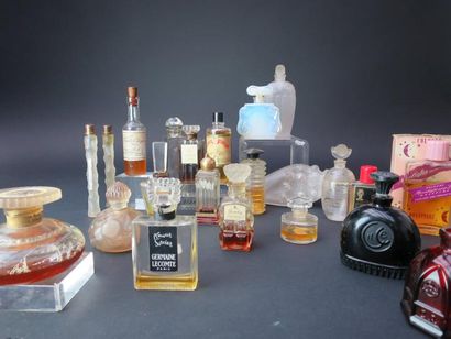 null Divers parfumeurs (années 1920-1950)
Lot comprenant vingt-quatre flacons des...