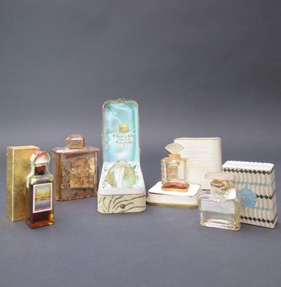 null Divers parfumeurs (années 1930-1950)
Lot comprenant cinq flacons dont quatre...