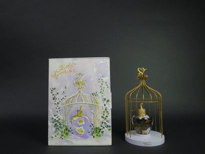 null LOLITA LEMPICKA (années 2000)
Présenté dans son grand coffret illustré polychrome,...