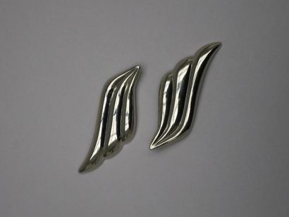 null Thierry Mugler, deux broches (aile) en métal blanc