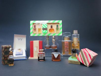 null Divers parfumeurs
Lot comprenant neuf flacons des maisons JANVIL, CARVEN, SAINPRIX,...