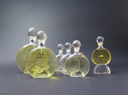 null GUERLAIN "Nahéma"
Série de cinq flacons modèle parfum de toilette, un modèle...