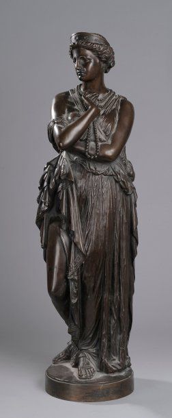 Jean-Baptiste CLÉSINGER (Besançon, 1814 - Paris, 1883) Femme drapée à l'antique,...