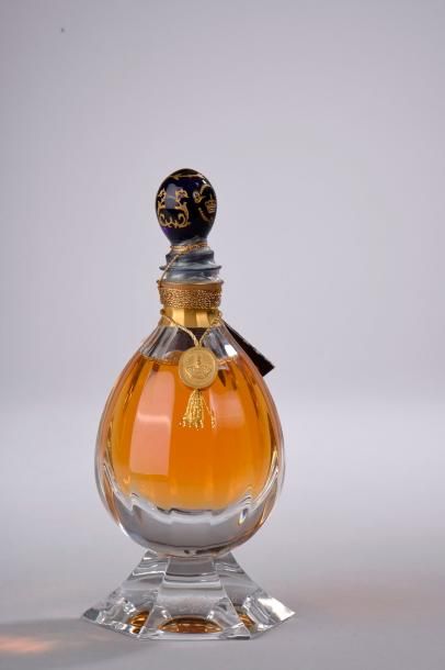 null FABERGÉ et Cristalleries royales de SAINT-LOUIS (années 2000)

Luxueux flacon...