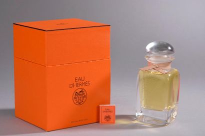 null HERMÈS "L'Eau d'Hermès" (1951)

Présenté dans son coffret cubique en carton...