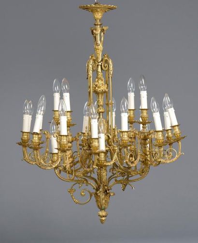 null Important lustre en bronze doré, le fût en carquois et vase fleuri retient quatre...