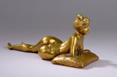 null Louis CHALON (Paris, 1866-1940). 

Jeune femme nue allongée, accoudée sur un...